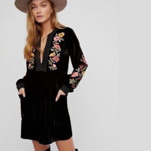 Free People Mia Embroidered Black Velvet Tunic Dress 🌸 🖤
